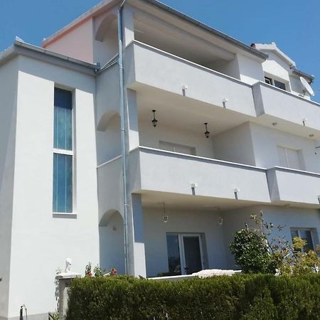 Apartment Istuk Каштела Экстерьер фото