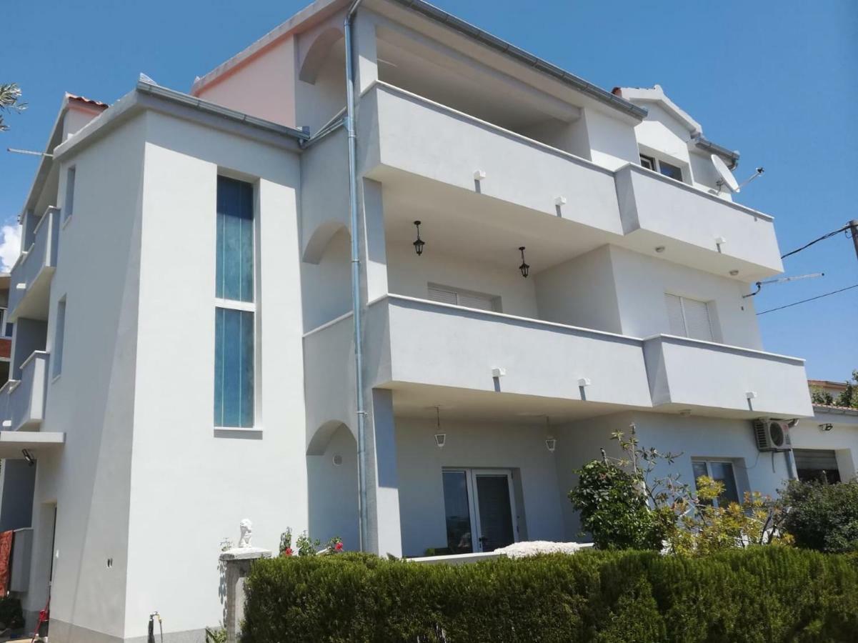 Apartment Istuk Каштела Экстерьер фото